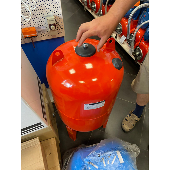 fotoРасширительный бак Ultra-Pro 100L 1" G (Red) вертикальный Zilmet, изображение 3фото