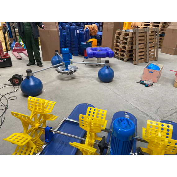fotoКолесный 4-х лопастный аэратор для водоема HT-Y-1.5 220V 1.5kW KUBBER, изображение 9фото